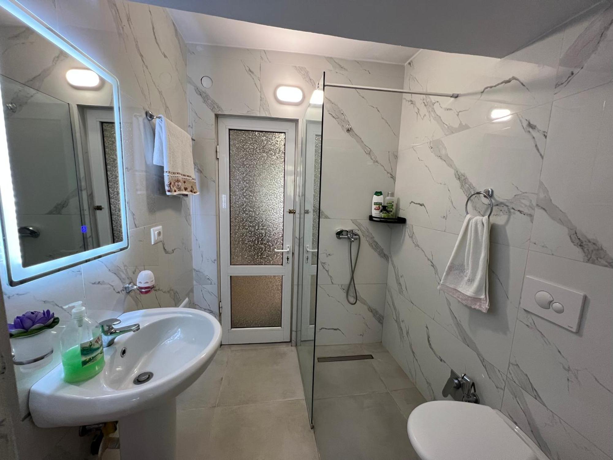 Skerdi'S Apartment - City Center Тирана Екстериор снимка