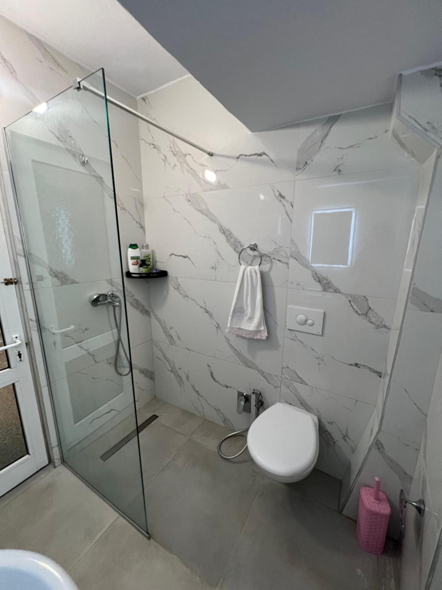 Skerdi'S Apartment - City Center Тирана Екстериор снимка
