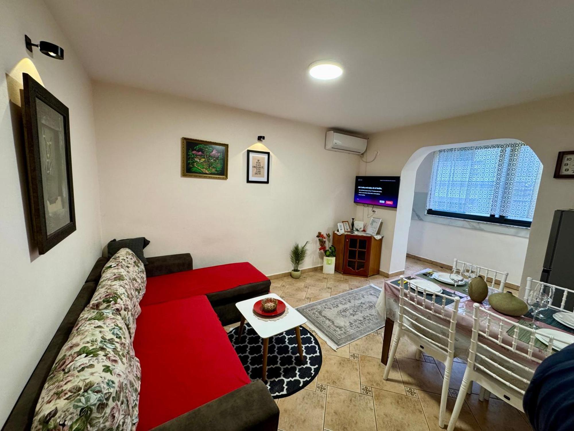 Skerdi'S Apartment - City Center Тирана Екстериор снимка